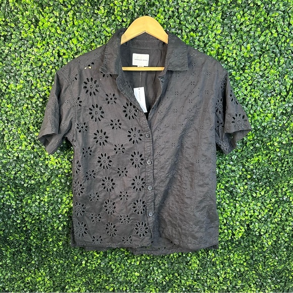 Black american eagle eyelet black  button down nwt - Picture 1 of 6